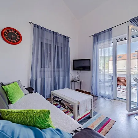1 Bedroom Stunning In דירה *