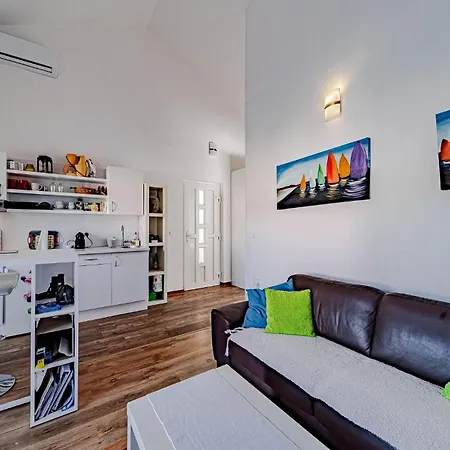 דירה 1 Bedroom Stunning In Broce