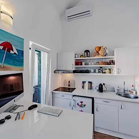 1 Bedroom Stunning In Lejlighed Broce