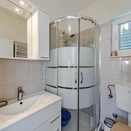 1 Bedroom Stunning In