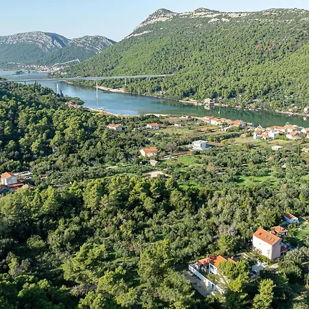 1 Bedroom Stunning In *