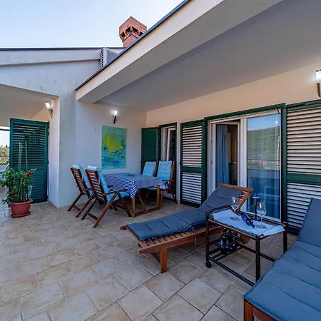 1 Bedroom Stunning In Διαμέρισμα