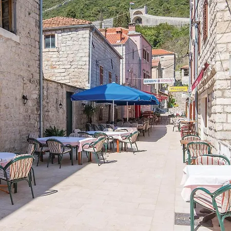 1 Bedroom Stunning In * Broce