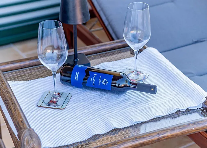 1 Bedroom Stunning In * Broce