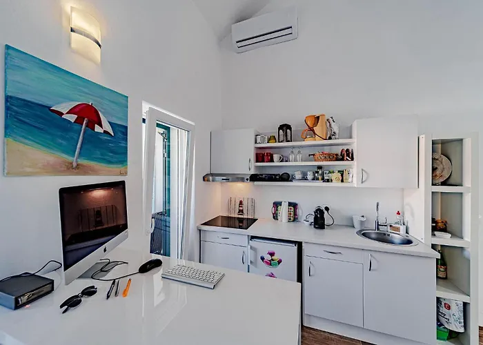 1 Bedroom Stunning In Apartament Broce