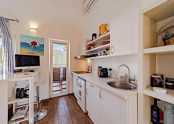 1 Bedroom Stunning In * Broce