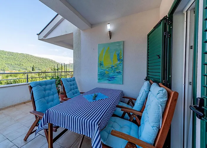 1 Bedroom Stunning In Apartament Broce