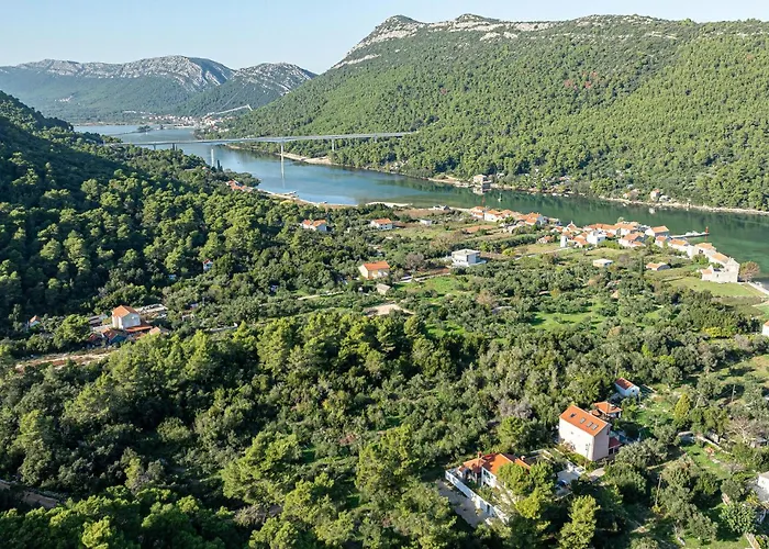 1 Bedroom Stunning In *