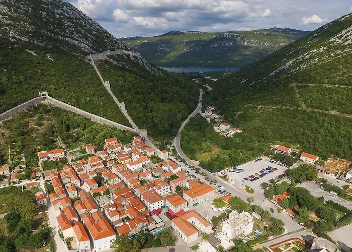 1 Bedroom Stunning In Apartament Broce